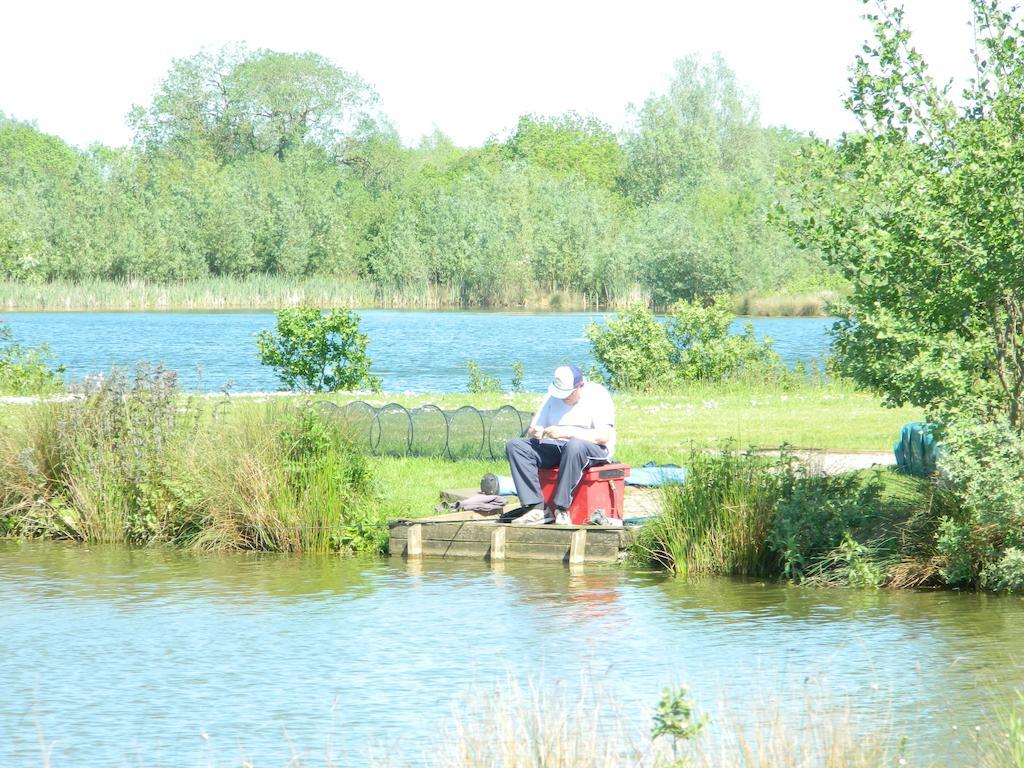 Lake Pochard Holiday Lodges South Cerney Quarto foto
